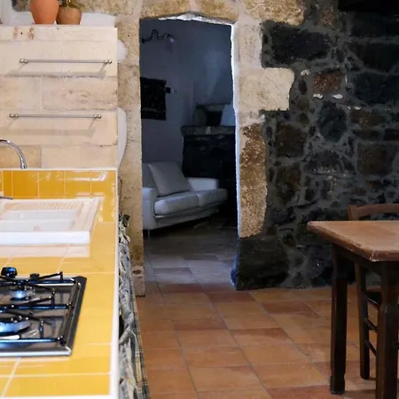 Su Montiju De Sa Falada Manna