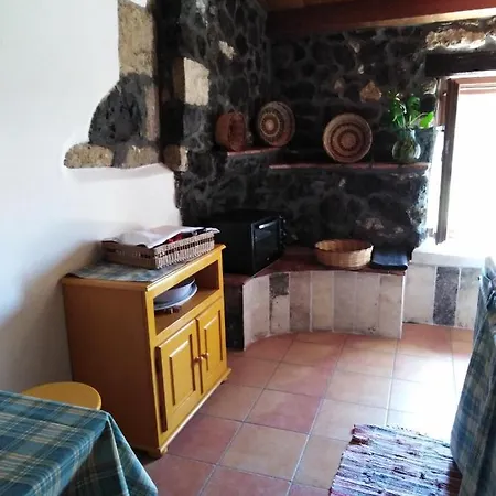 Su Montiju De Sa Falada Manna