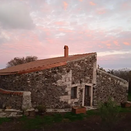 Su Montiju De Sa Falada Manna